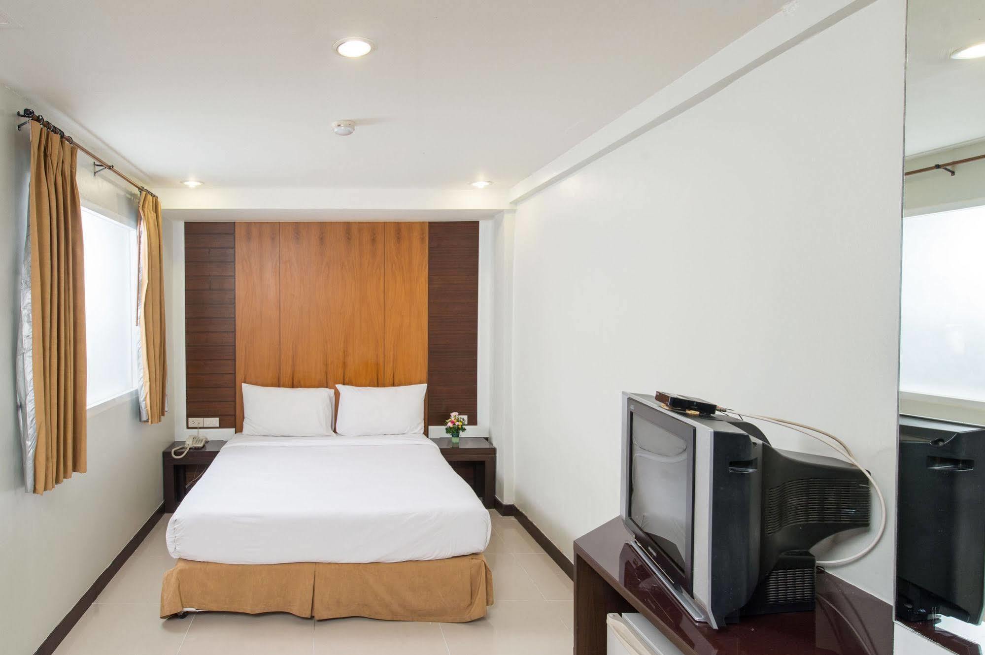 Hotel Tara Monte Bangkok Exterior foto